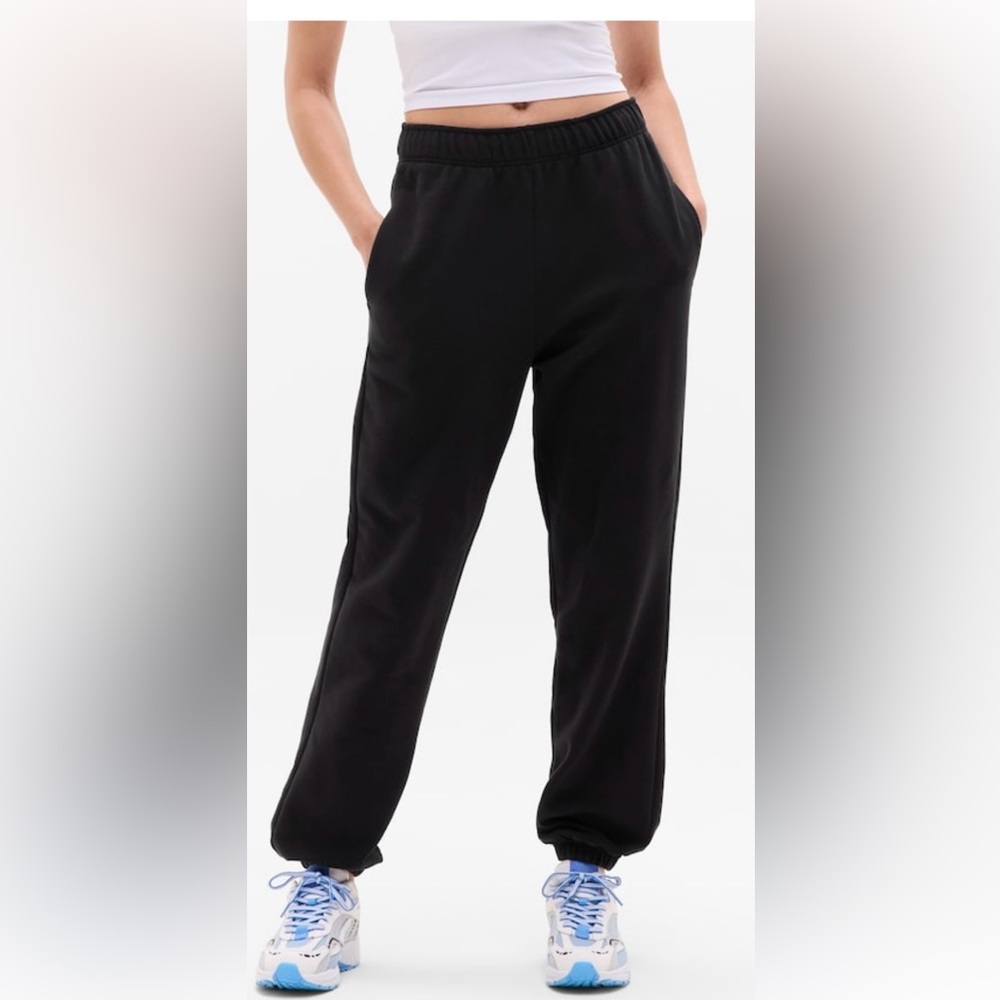 NWT!  Athleta Forever Fleece High Rise Jogger Size M!